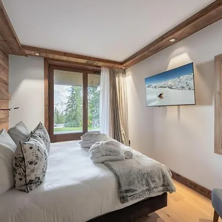 Beautiful 5-bed House In Holiday home
